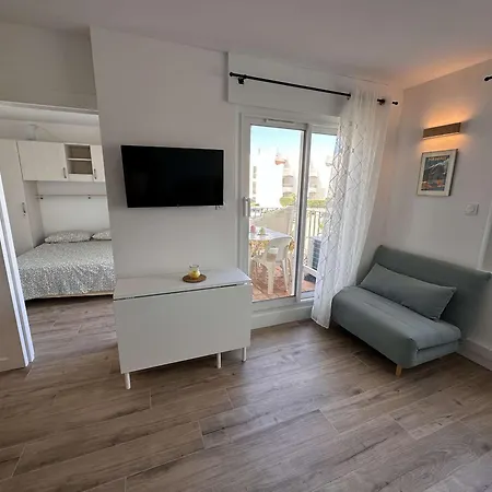 Apartment Bel Climatise 2 Pieces 4 Personnes Proche Au Grau-du-roi - Fr-1-731-134